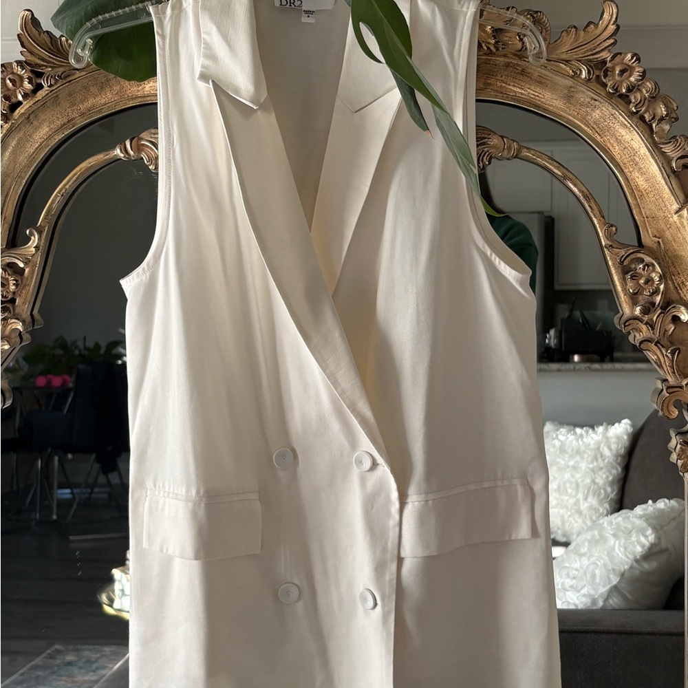 DR2 Off-White Sleeveless Double-Breasted Blazer Vest
